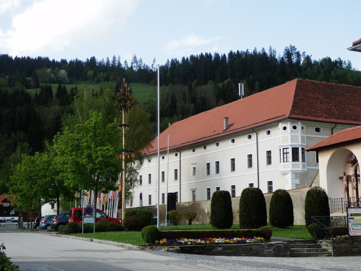 Kronenwirt Gurk Extérieur photo